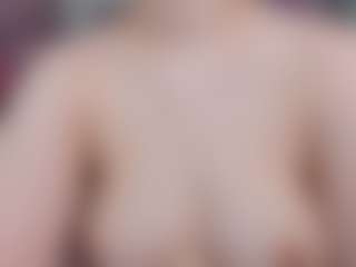 Live cam show with Vanessa Cole - Spank Red Hair on milfzrlive.com