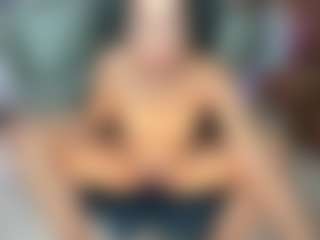 Live cam show with alana-martiins - Petite on Camsoda