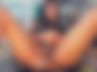 khiara-moretti's Live Sex Cam Show