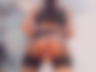 khiara-moretti's Live Sex Cam Show