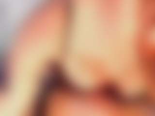 khiara-moretti's Live Sex Cam Show