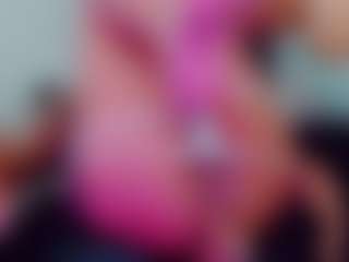 khiara-moretti's Live Sex Cam Show