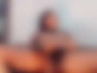 khiara-moretti's Live Sex Cam Show