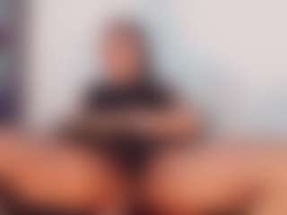 khiara-moretti's Live Sex Cam Show