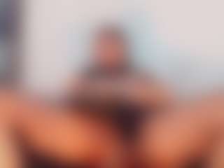 khiara-moretti's Live Sex Cam Show