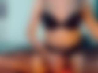 khiara-moretti's Live Sex Cam Show