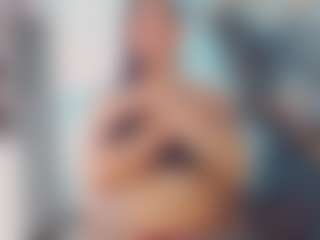 khiara-moretti's Live Sex Cam Show