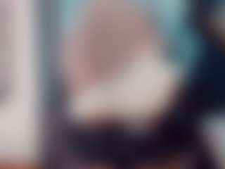khiara-moretti's Live Sex Cam Show