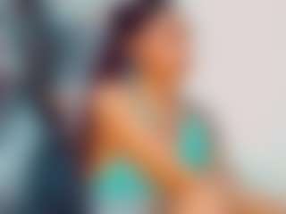 Cam Show en direct de khiara-moretti