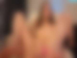 Live cam show with Amanda - Black Hair on Camsoda