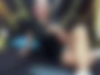 Live cam show with AGATHA-FIT - Double Penetration on CamClone