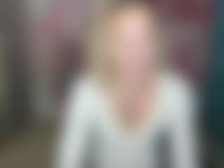 Live cam show with AlinaMoor - Blue Eyes on StripNow