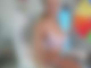 Live cam show with Bunny Kaye - Body Builder on Cam Slut