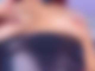 Live cam show with Mathiina - Athletic MILF on livesexfox.com