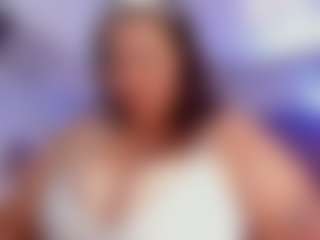 Sussan R MILF webcam performer live streaming