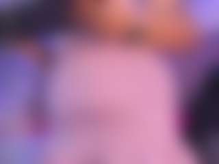 Live cam show with Sussan R - Green Eyes on Streamer API