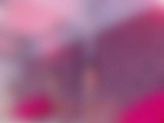 Live cam show with Sussan R - Green Eyes on SquirtSoMuch