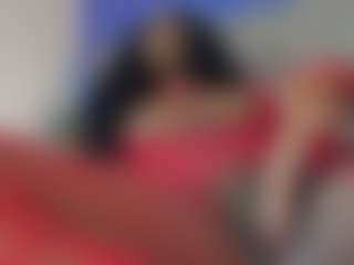 Live cam show with AuraEbony - Oil on Hubzter Live
