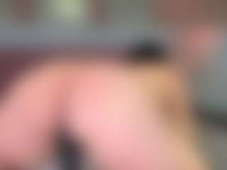 Live cam show with Melanie-hillz - Long Legs on sexylivex.com