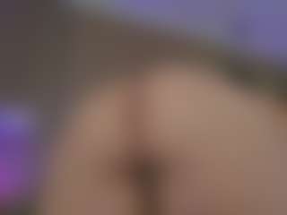Live cam show with Melanie-hillz - Long Legs on Gym Cam Girls