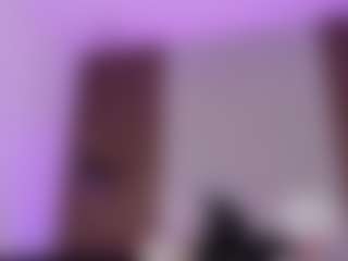 Live cam show with Maye-Wells - Nipple Piercings on Hubzter Live