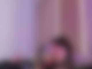 Live cam show with Maye-Wells - Nipple Piercings on Milfs Live