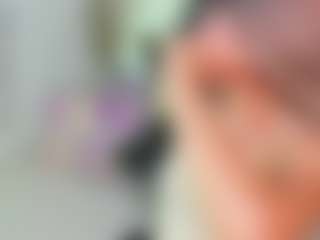 zully-28's Live Sex Cam Show