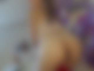 Live cam show with zully-28 - Erotic Dance on crypto-cams