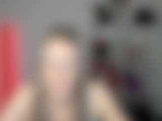 EvelynBlond's Live Sex Cam Show