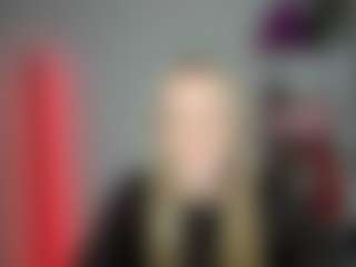 EvelynBlond's Live Sex Cam Show