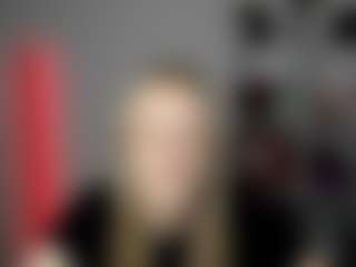 EvelynBlond's Live Sex Cam Show