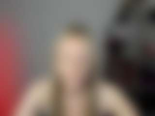 EvelynBlond's Live Sex Cam Show