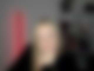 EvelynBlond's Live Sex Cam Show