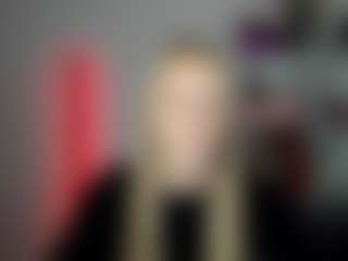 EvelynBlond's Live Sex Cam Show