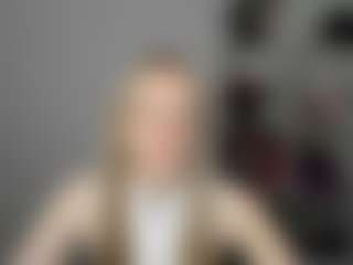 EvelynBlond's Live Sex Cam Show