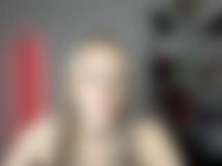 EvelynBlond's Live Sex Cam Show