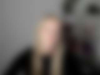 EvelynBlond's Live Sex Cam Show