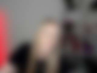 EvelynBlond's Live Sex Cam Show