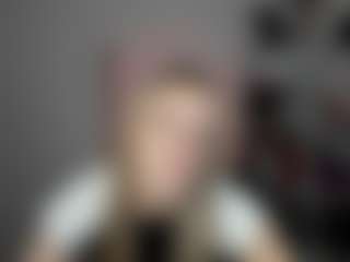 EvelynBlond's Live Sex Cam Show