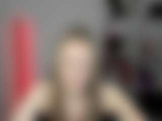 EvelynBlond's Live Sex Cam Show