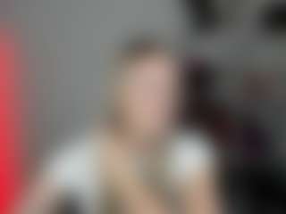 EvelynBlond's Live Sex Cam Show