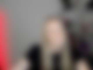 EvelynBlond's Live Sex Cam Show