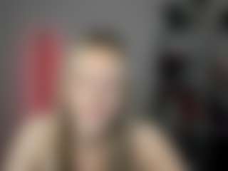 EvelynBlond's Live Sex Cam Show