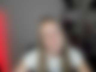 EvelynBlond's Live Sex Cam Show