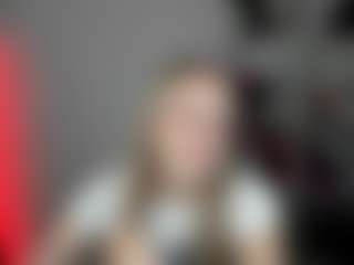 EvelynBlond's Live Sex Cam Show