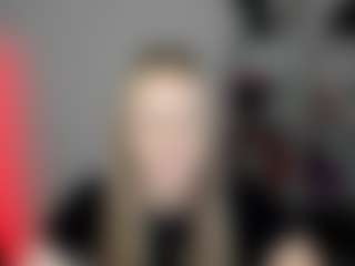 EvelynBlond's Live Sex Cam Show