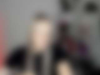 EvelynBlond's Live Sex Cam Show