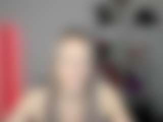 EvelynBlond's Live Sex Cam Show