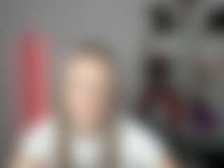 EvelynBlond's Live Sex Cam Show