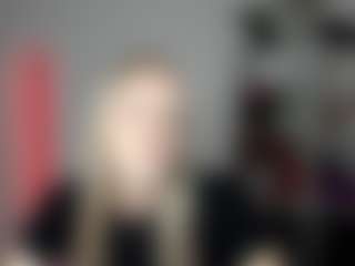 EvelynBlond's Live Sex Cam Show